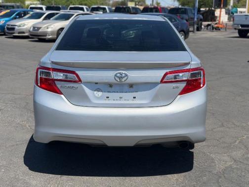 Classic Silver Metallic 2014 Toyota Camry SE