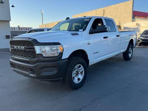2020 RAM 3500 Tradesman Crew Cab 4x4 8' Box