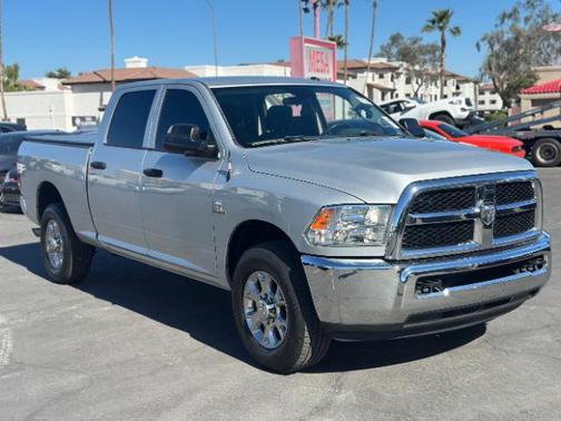 2018 RAM 2500 Tradesman Crew Cab 4x2 6'4' Box