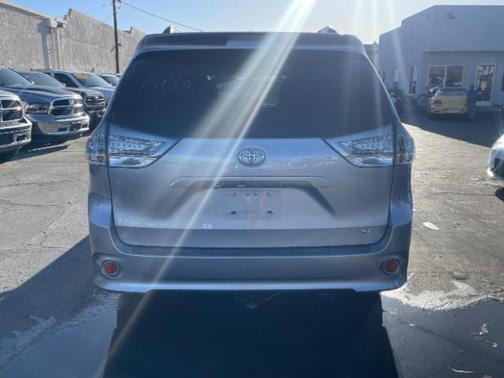 Silver Sky Metallic 2015 Toyota Sienna SE
