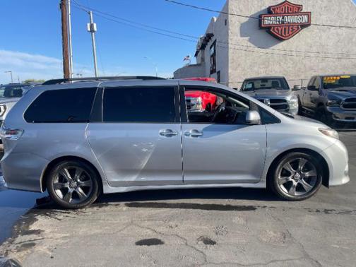 Silver Sky Metallic 2015 Toyota Sienna SE