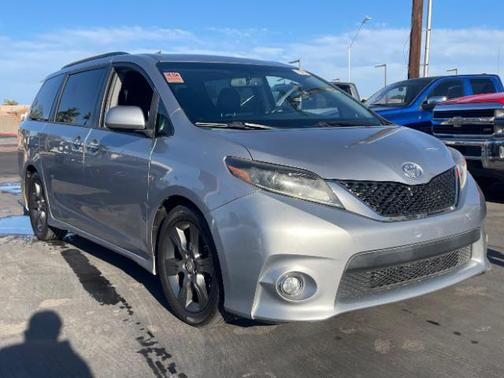 Silver Sky Metallic 2015 Toyota Sienna SE