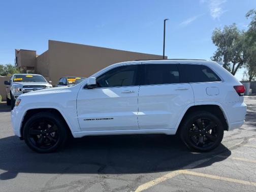 Bright White Clearcoat 2015 Jeep Grand Cherokee Altitude
