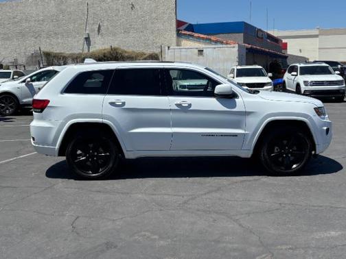 Bright White Clearcoat 2015 Jeep Grand Cherokee Altitude
