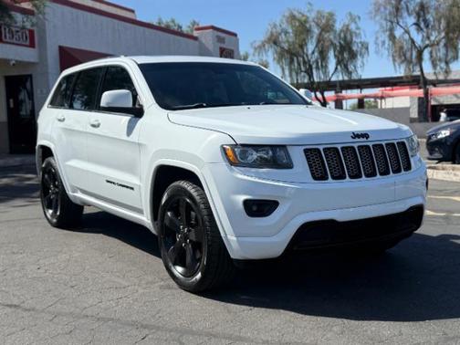 Bright White Clearcoat 2015 Jeep Grand Cherokee Altitude