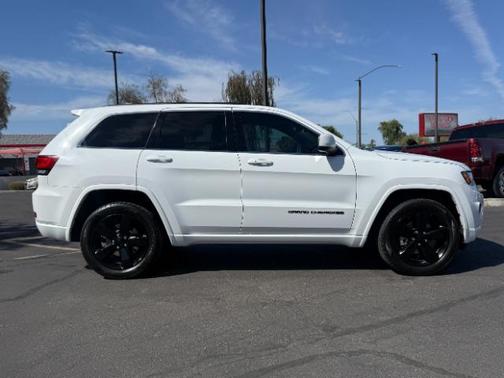 Bright White Clearcoat 2015 Jeep Grand Cherokee Altitude