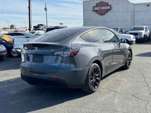 2022 Tesla Model Y Long Range Dual Motor All-Wheel Drive