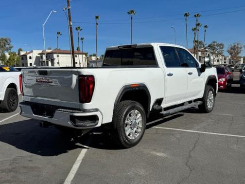 2023 GMC Sierra 2500 Denali