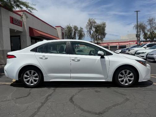 Super White 2021 Toyota Corolla LE
