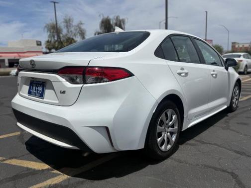 Super White 2021 Toyota Corolla LE