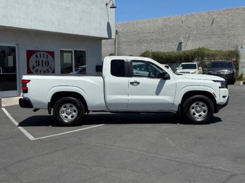 2022 Nissan Frontier S