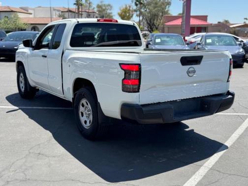2022 Nissan Frontier S