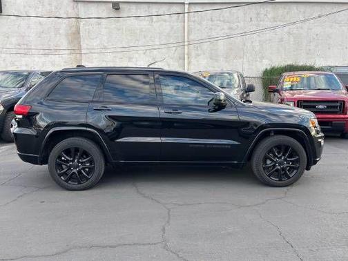 2017 Jeep Grand Cherokee Altitude