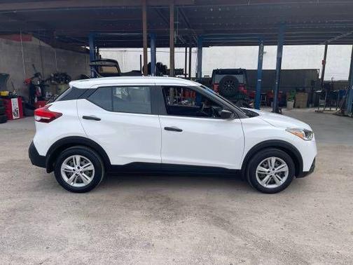 2019 Nissan Kicks S