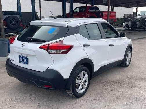 2019 Nissan Kicks S