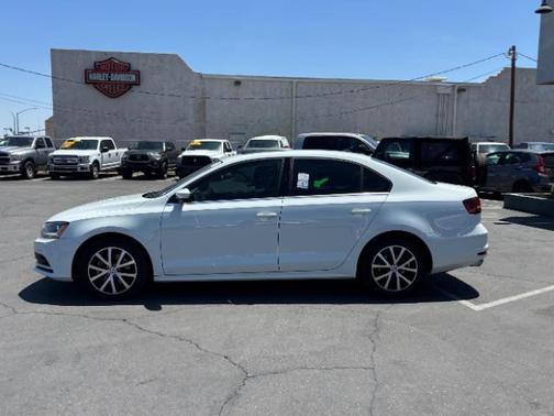 Pure White 2017 Volkswagen Jetta 1.4T SE
