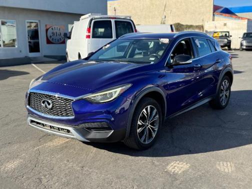 2018 INFINITI QX30 Luxury