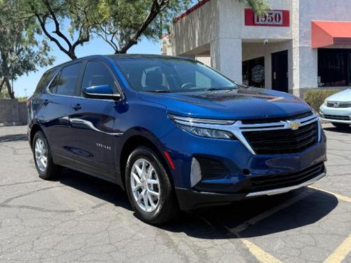 Blue Glow Metallic 2023 Chevrolet Equinox 1LT