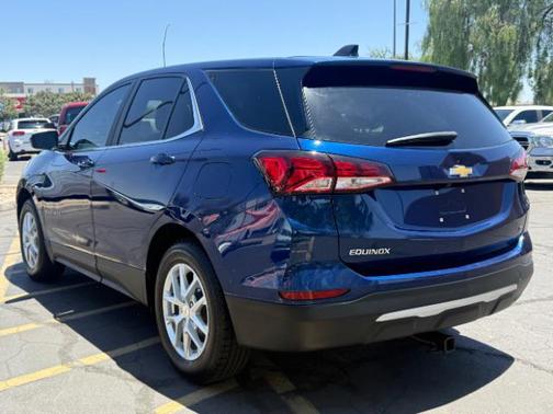 Blue Glow Metallic 2023 Chevrolet Equinox 1LT