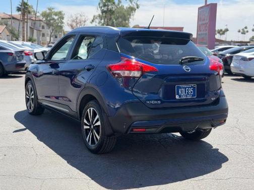 Blue 2019 Nissan Kicks SR