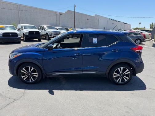 Blue 2019 Nissan Kicks SR
