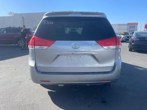 Silver Sky Metallic 2013 Toyota Sienna LE