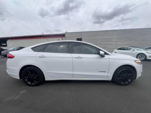 2017 Ford Fusion Hybrid SE