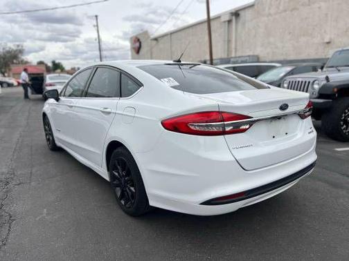 2017 Ford Fusion Hybrid SE