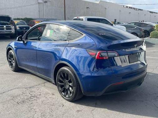 2021 Tesla Model Y Standard Range Rear-Wheel Drive