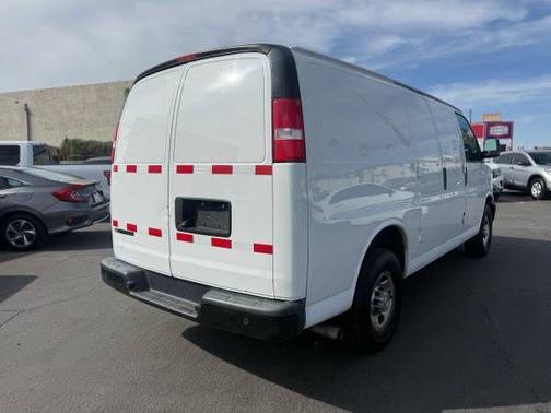 Summit White 2021 Chevrolet Express 2500 RWD 2500 Regular Wheelbase WT