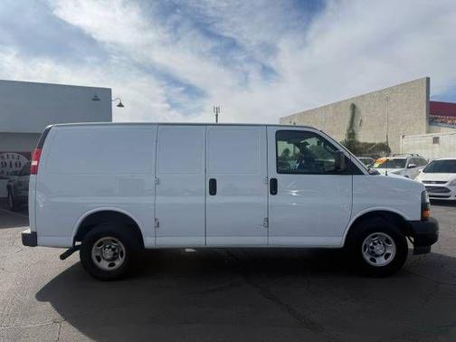 Summit White 2021 Chevrolet Express 2500 RWD 2500 Regular Wheelbase WT