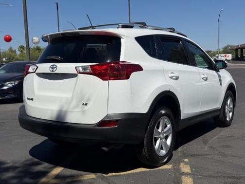 Super White 2013 Toyota RAV4 XLE