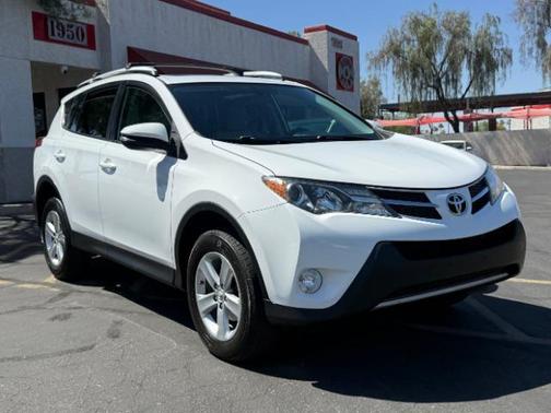 Super White 2013 Toyota RAV4 XLE
