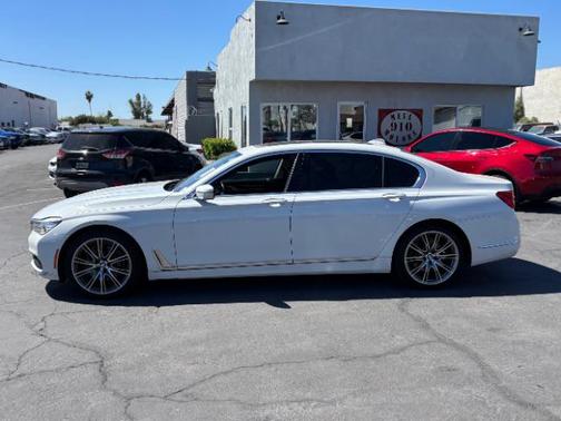 White 2018 BMW 740 i