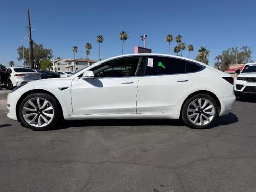 Pearl White Multi-Coat 2019 Tesla Model 3 Standard Range Plus