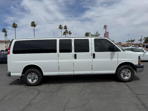 Summit White 2014 Chevrolet Express 3500 LT