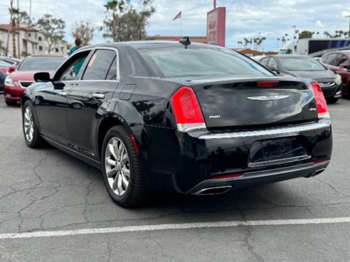 2018 Chrysler 300 Limited