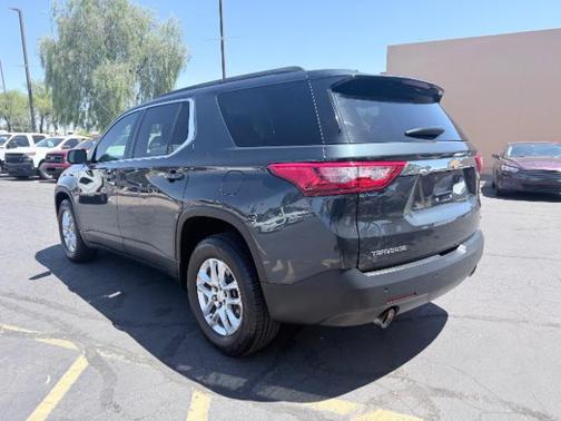 Graphite Metallic 2019 Chevrolet Traverse LT Cloth