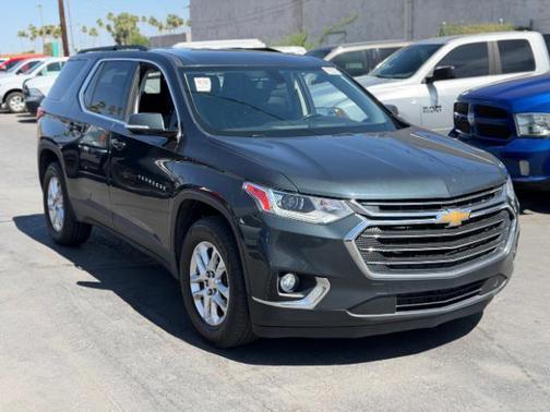 Graphite Metallic 2019 Chevrolet Traverse LT Cloth