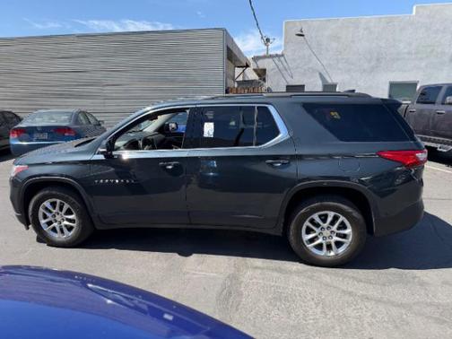 Graphite Metallic 2019 Chevrolet Traverse LT Cloth