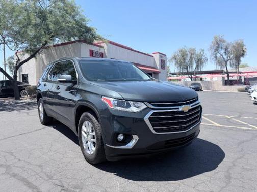 Graphite Metallic 2019 Chevrolet Traverse LT Cloth