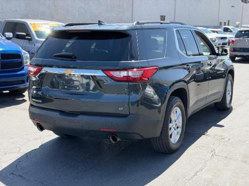 Graphite Metallic 2019 Chevrolet Traverse LT Cloth