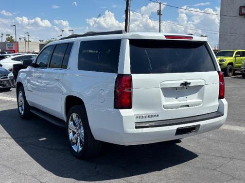 Summit White 2018 Chevrolet Suburban LT