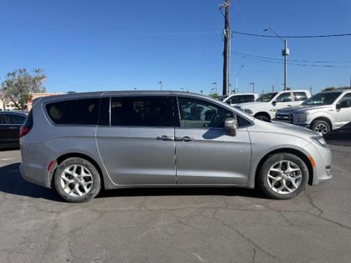2019 Chrysler Pacifica Touring Plus