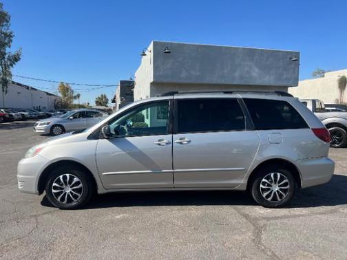 2005 Toyota Sienna LE