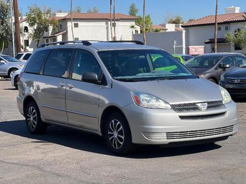 2005 Toyota Sienna LE