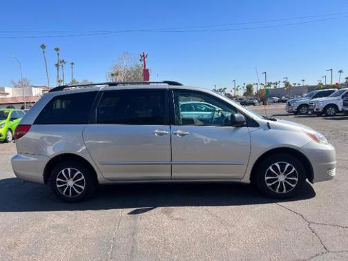 2005 Toyota Sienna LE