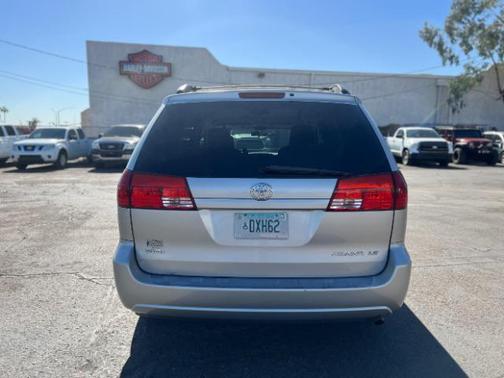 2005 Toyota Sienna LE