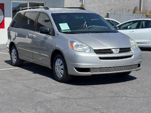 2005 Toyota Sienna LE