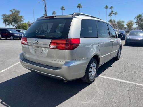 2005 Toyota Sienna LE